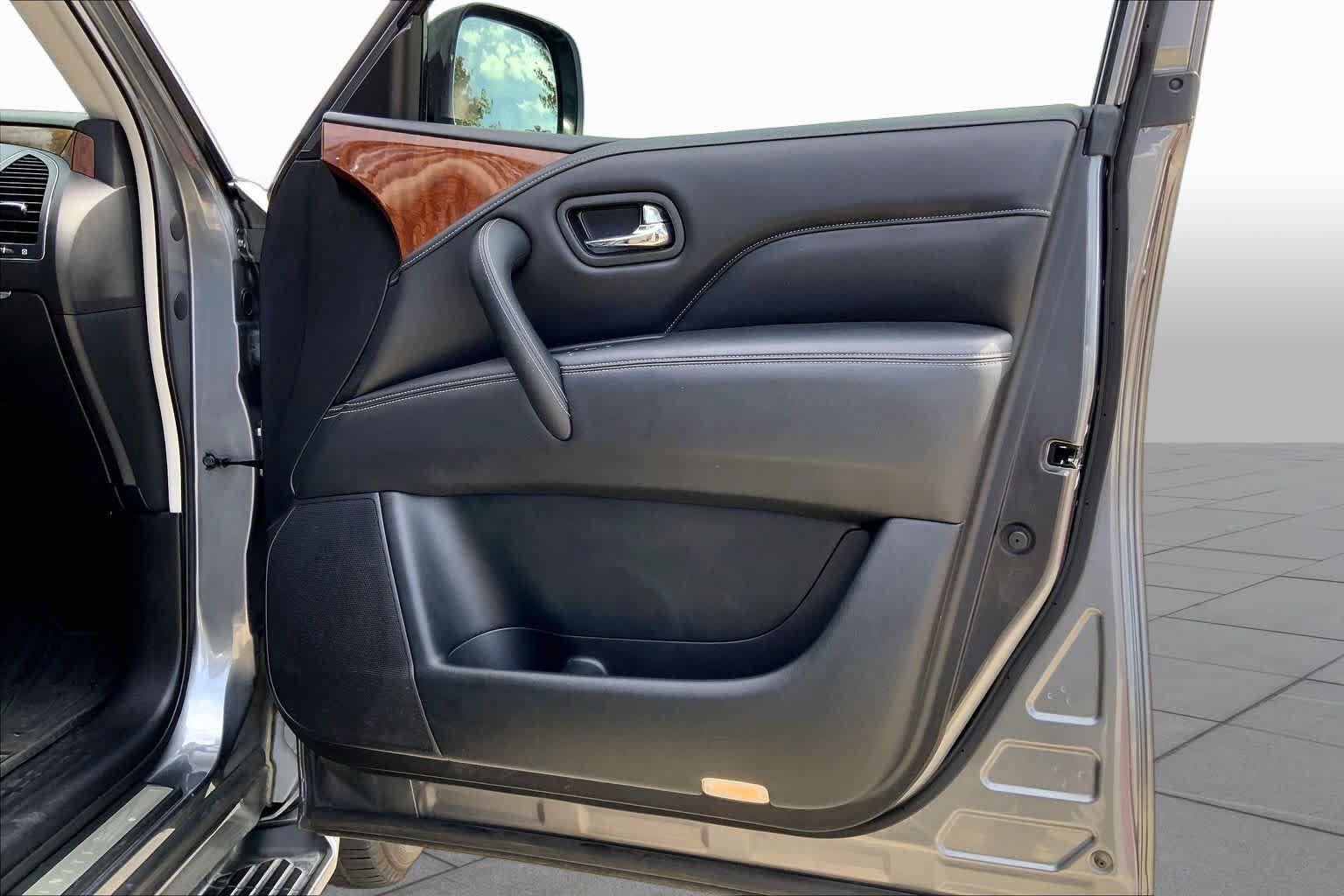 Used 2019 INFINITI QX80 Luxe w/ All-Season Package AWD/4WD image 22