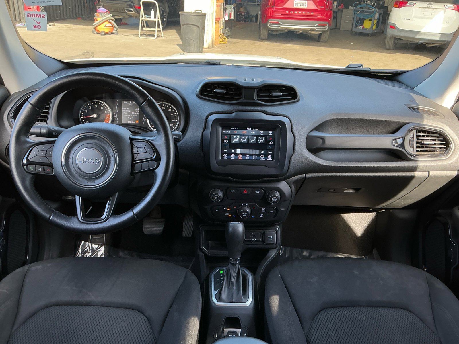 Used 2019 Jeep Renegade Altitude w/ Quick Order Package 2XM FWD image 14