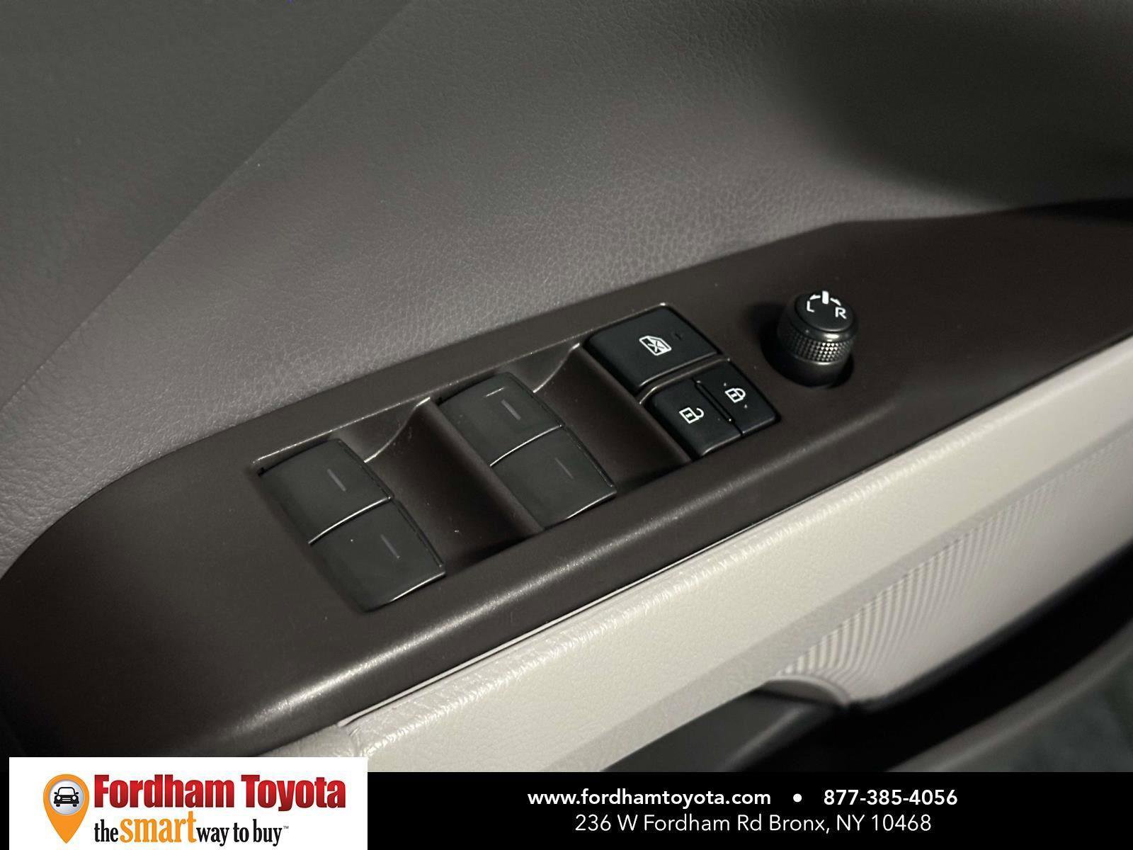 Used 2022 Toyota Camry LE image 18