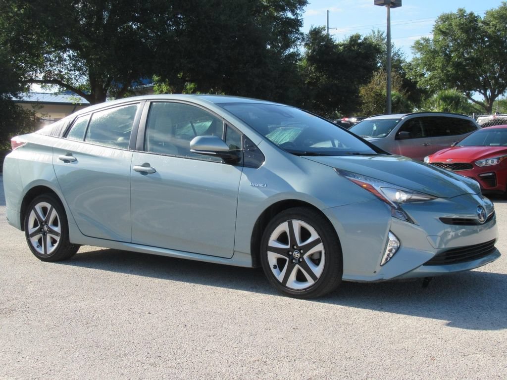 Used 2017 Toyota Prius Three Touring FWD image 1