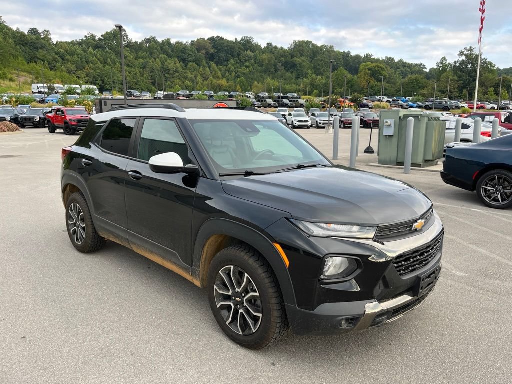 Used 2021 Chevrolet TrailBlazer ACTIV w/ Sun and Liftgate Package AWD/4WD image 2