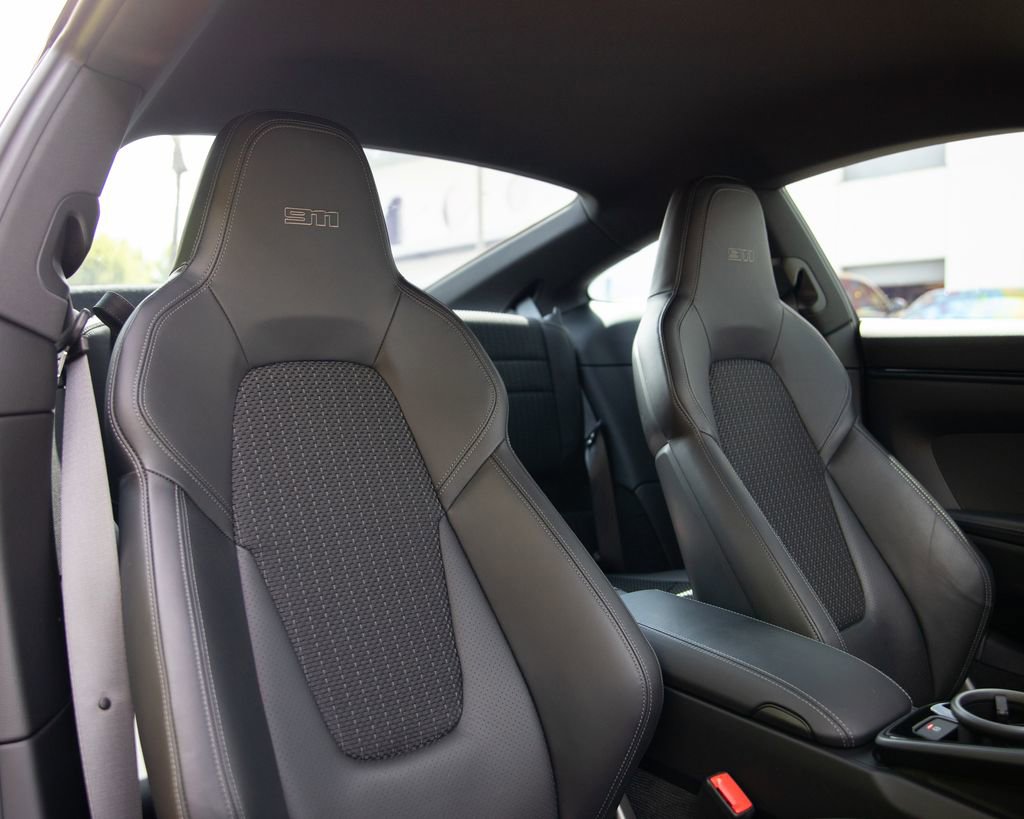 Certified 2024 Porsche 911 Carrera T RWD image 12