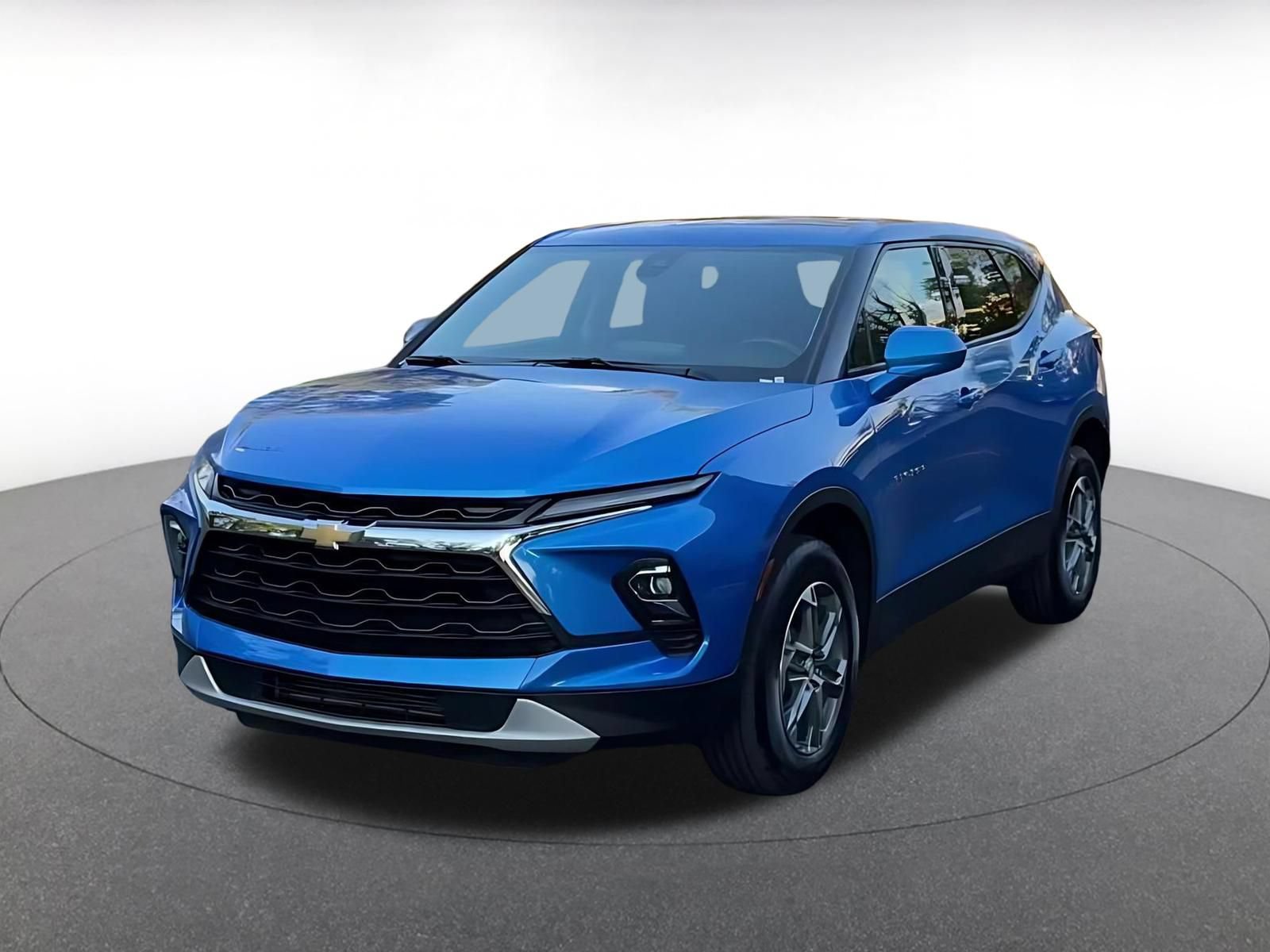 Used 2026 Chevrolet Blazer LT FWD image 6