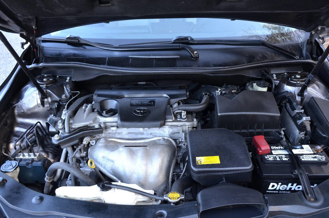 Used 2015 Toyota Camry LE image 15