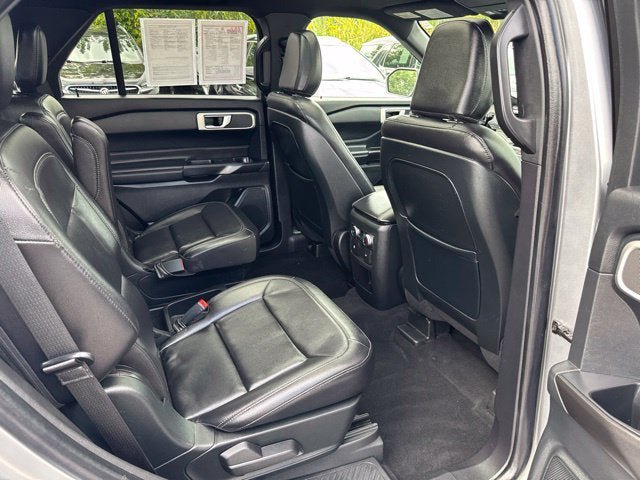 Used 2020 Ford Explorer XLT w/ Equipment Group 202A AWD/4WD image 25