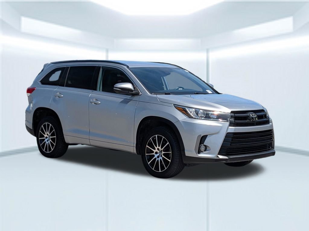 Used 2018 Toyota Highlander SE image 8