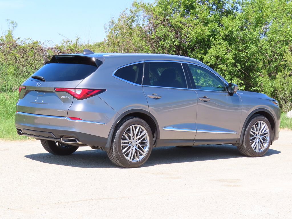 Used 2024 Acura MDX SH-AWD w/ Advance Package image 3