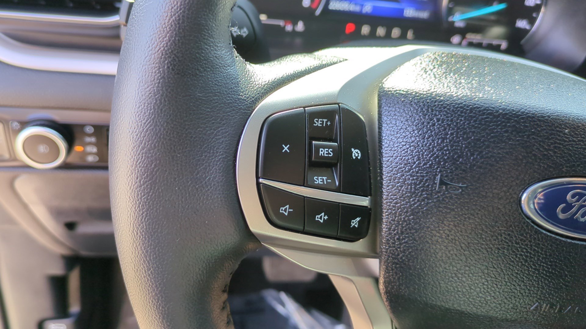 Used 2024 Ford Explorer XLT w/ Equipment Group 202A AWD/4WD image 16