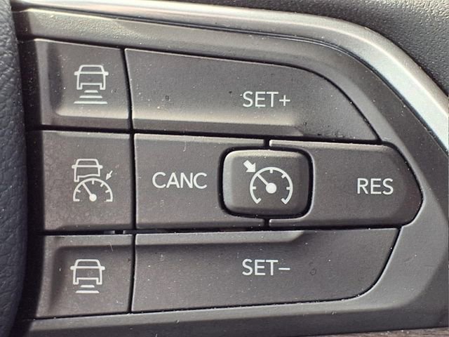 Used 2024 Jeep Grand Cherokee L Limited w/ Luxury Tech Group II image 24