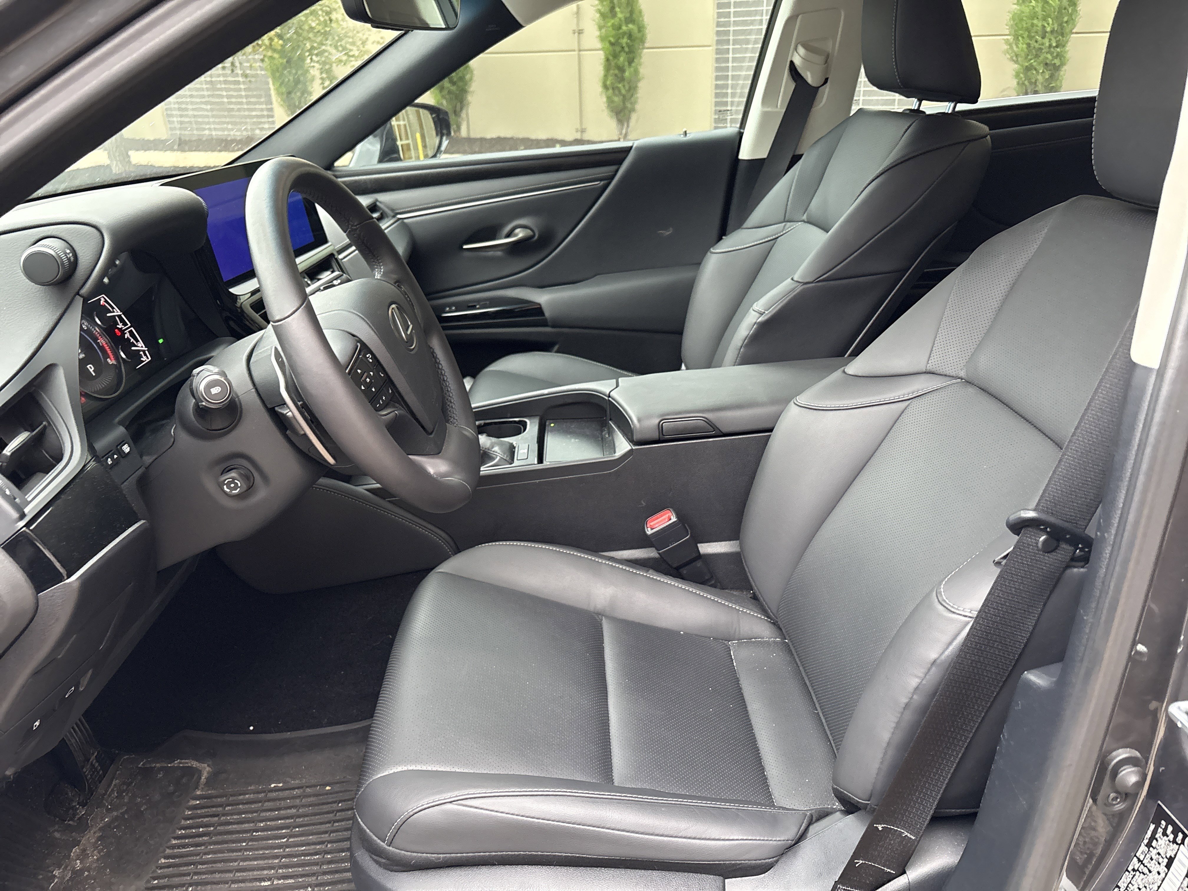 Used 2023 Lexus ES 250 w/ Premium Package image 16