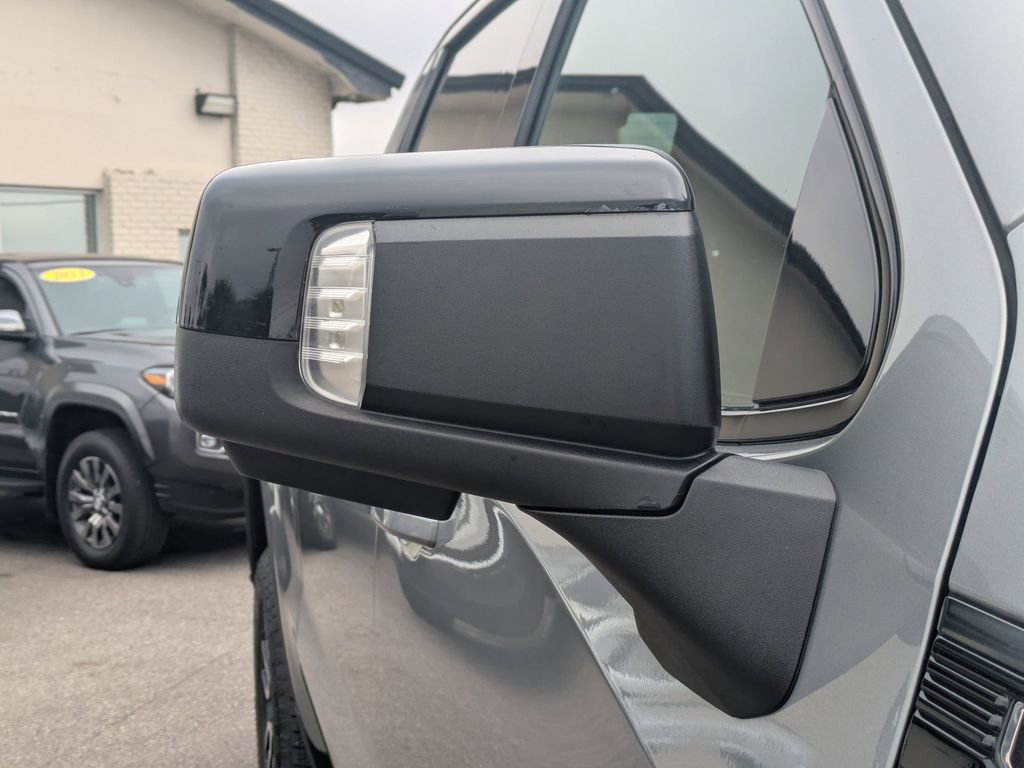 Used 2024 GMC Sierra 1500 AT4 w/ AT4 Premium Package image 12