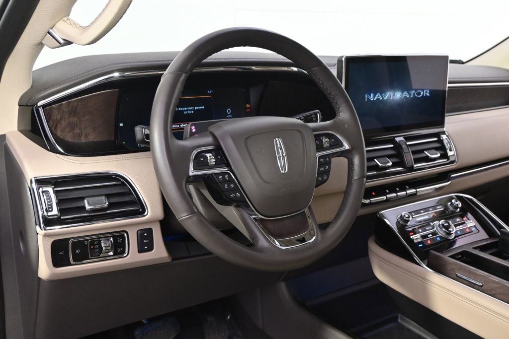 Certified 2023 Lincoln Navigator Reserve w/ Monochromatic Package image 11