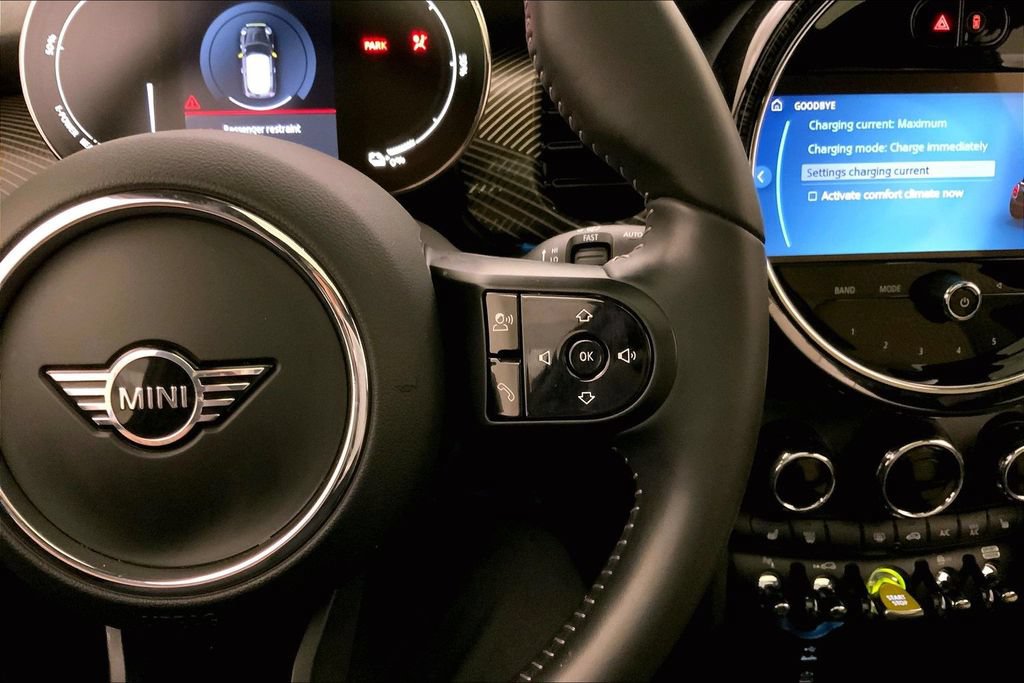 Used 2024 MINI Cooper SE w/ MINI Resolute Edition FWD image 19