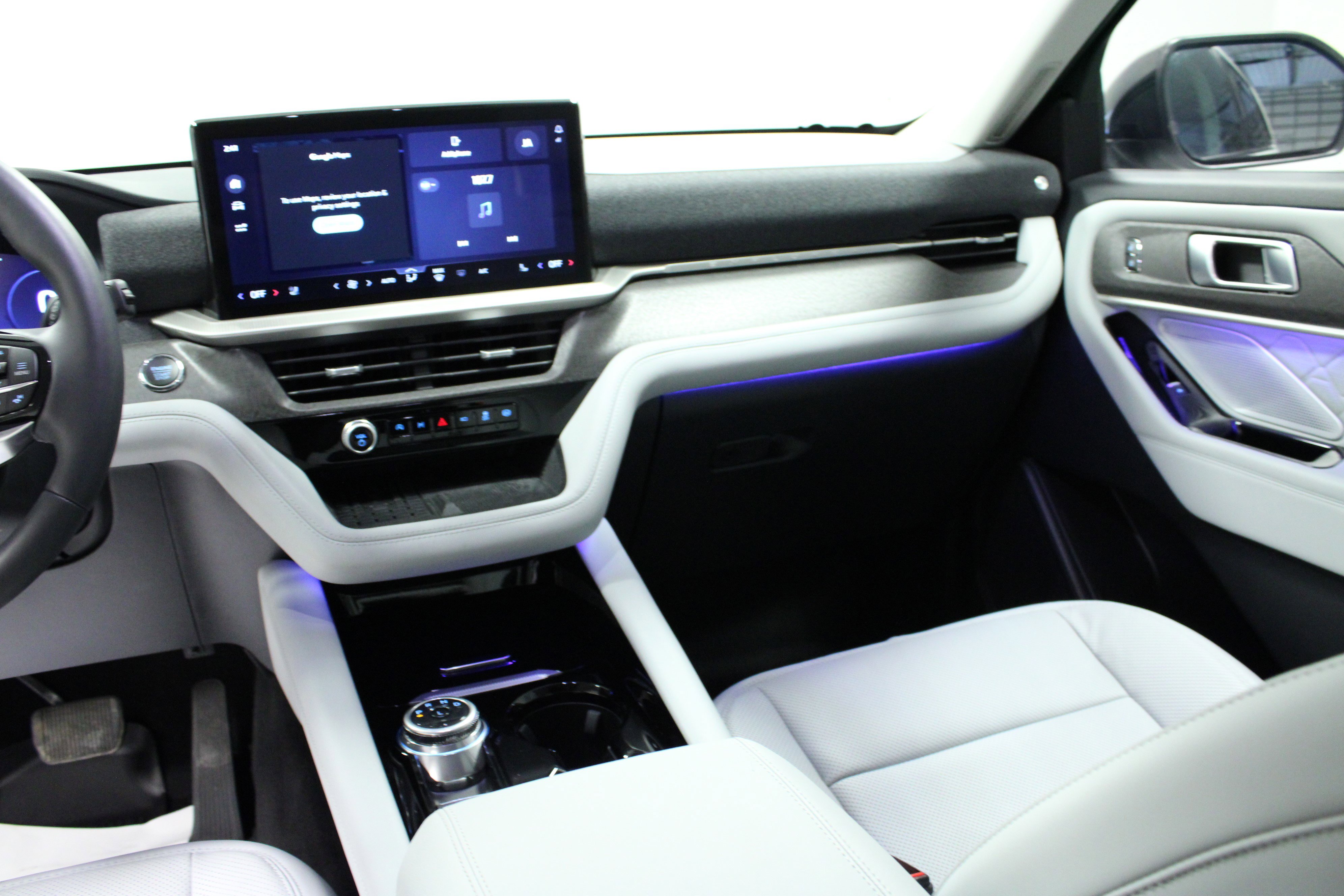 Used 2025 Ford Explorer Platinum w/ Ultimate Package image 20