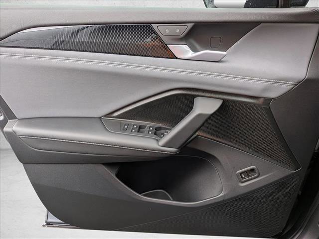 New 2026 Volkswagen Tiguan SE R-Line image 11