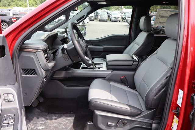 New 2025 Ford F150 Lightning Lariat w/ Max Trailer Tow Package AWD/4WD image 28