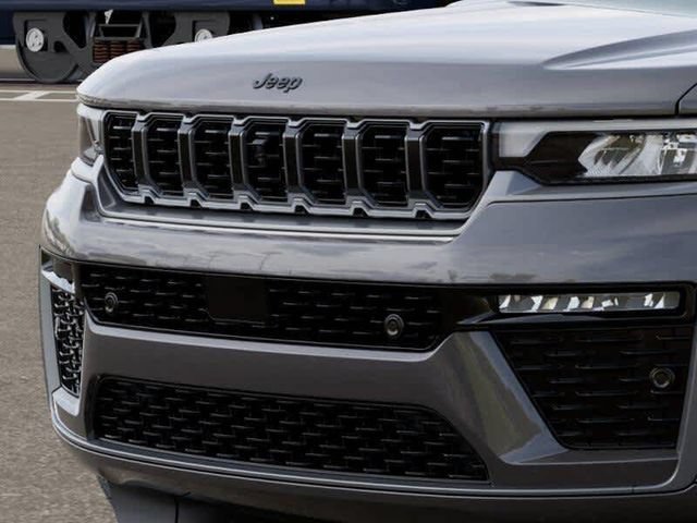 New 2026 Jeep Grand Cherokee Summit w/ Obsidian Package AWD/4WD image 5
