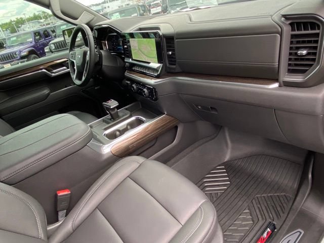 Used 2026 Chevrolet Silverado 1500 LT Trail Boss w/ LT Trail Boss Premium Package AWD/4WD image 21