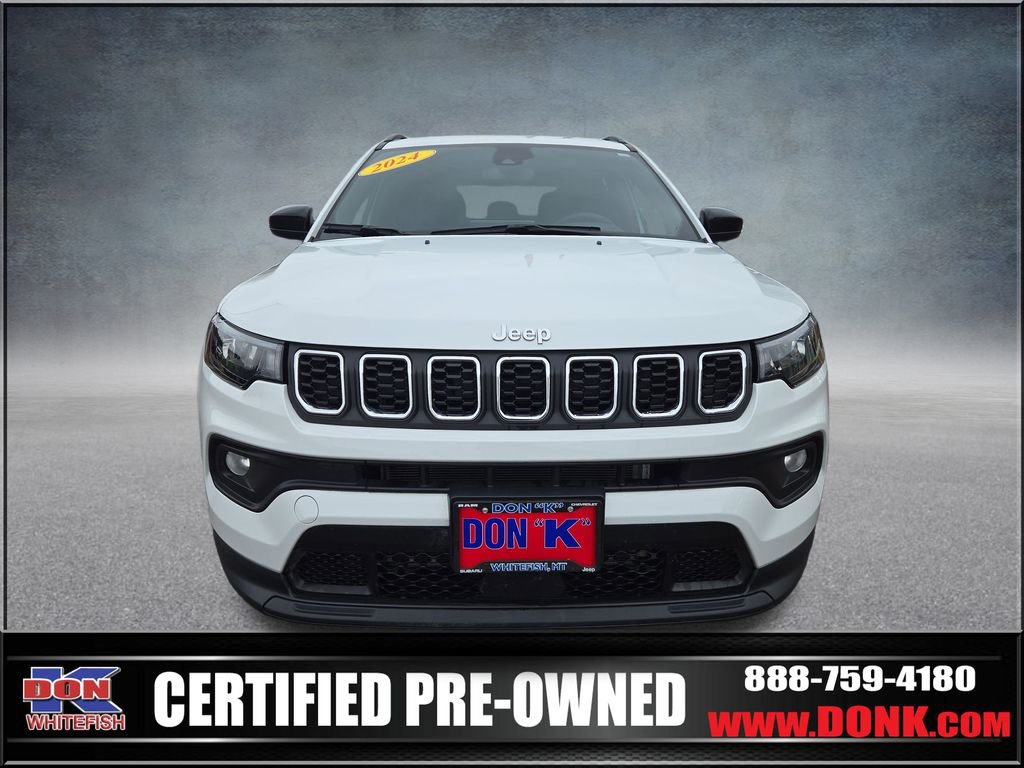 Used 2024 Jeep Compass Latitude image 3