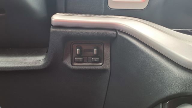 Used 2025 Ford Expedition Active image 34