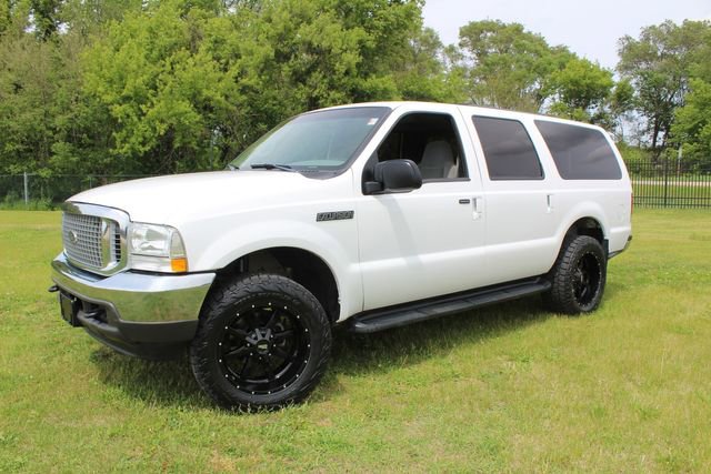Used 2002 Ford Excursion XLT AWD/4WD image 1