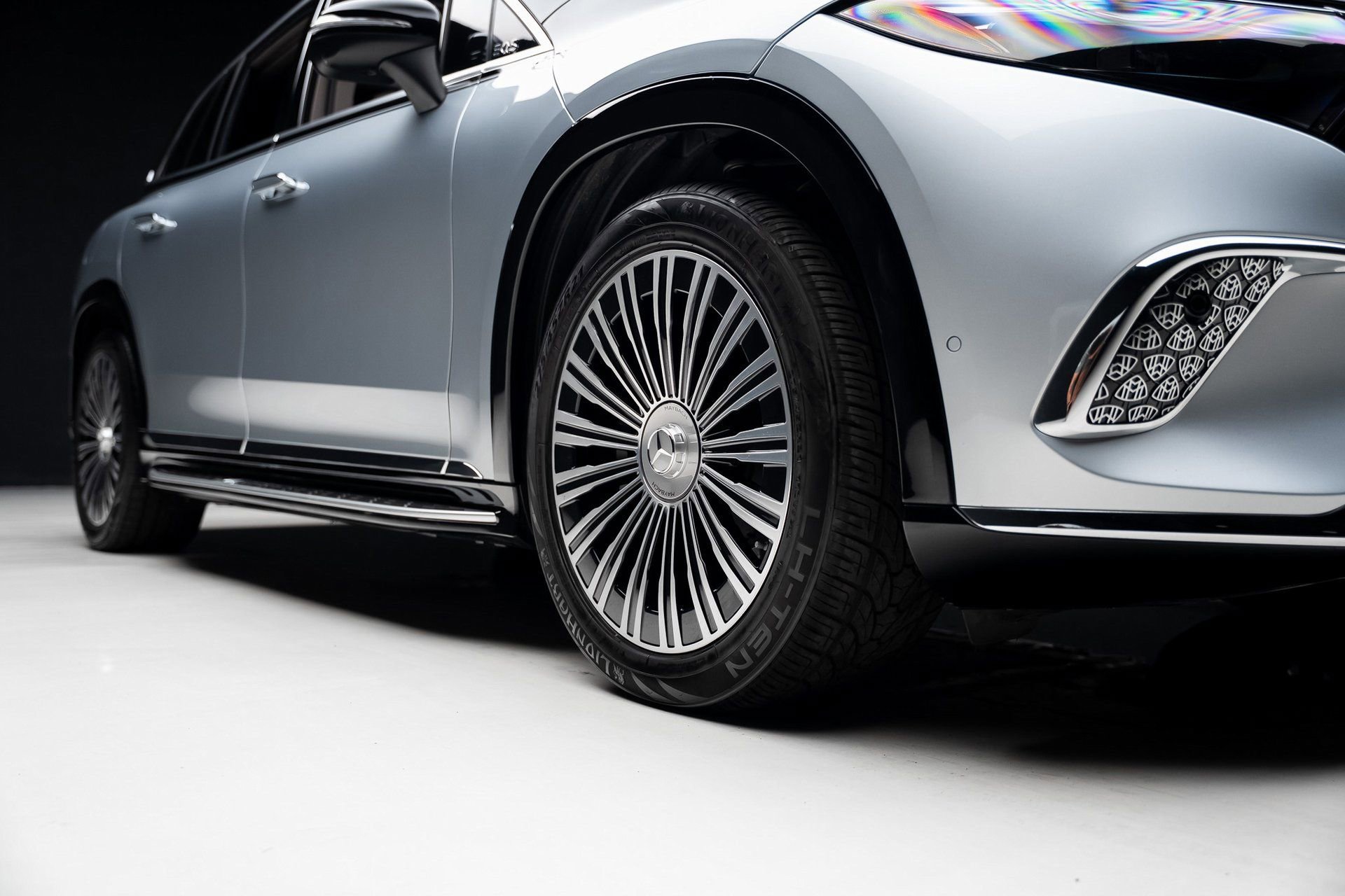 Used 2024 Mercedes-Benz Maybach EQS 680 4MATIC image 76