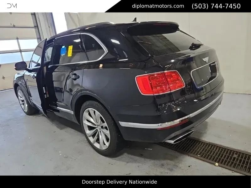 Used 2017 Bentley Bentayga AWD/4WD image 6