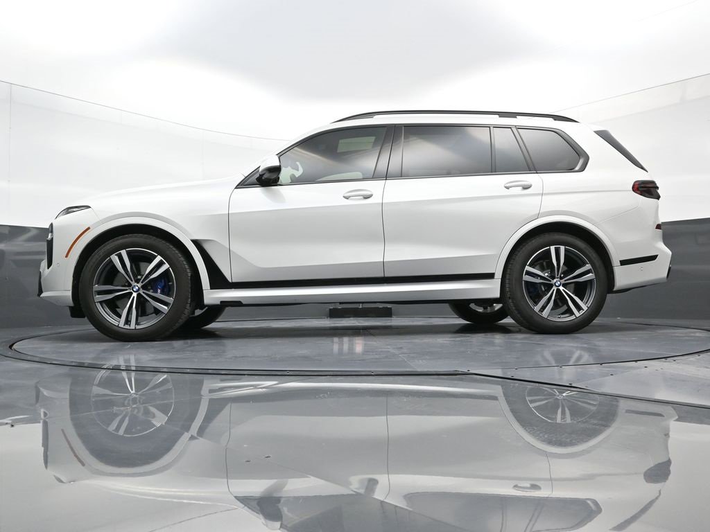 Used 2026 BMW X7 xDrive40i w/ M Sport Package image 26