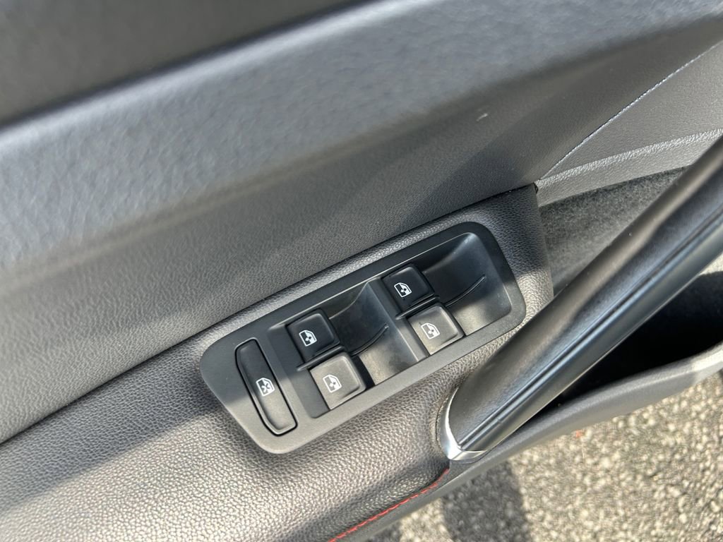 Used 2019 Volkswagen GTI SE image 23