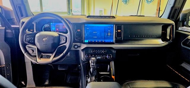 Used 2023 Ford Bronco Badlands image 24