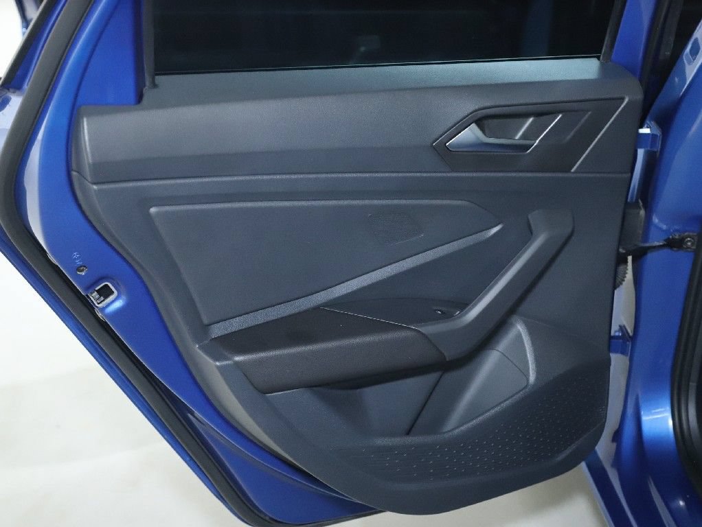 Used 2023 Volkswagen Jetta SE FWD image 13