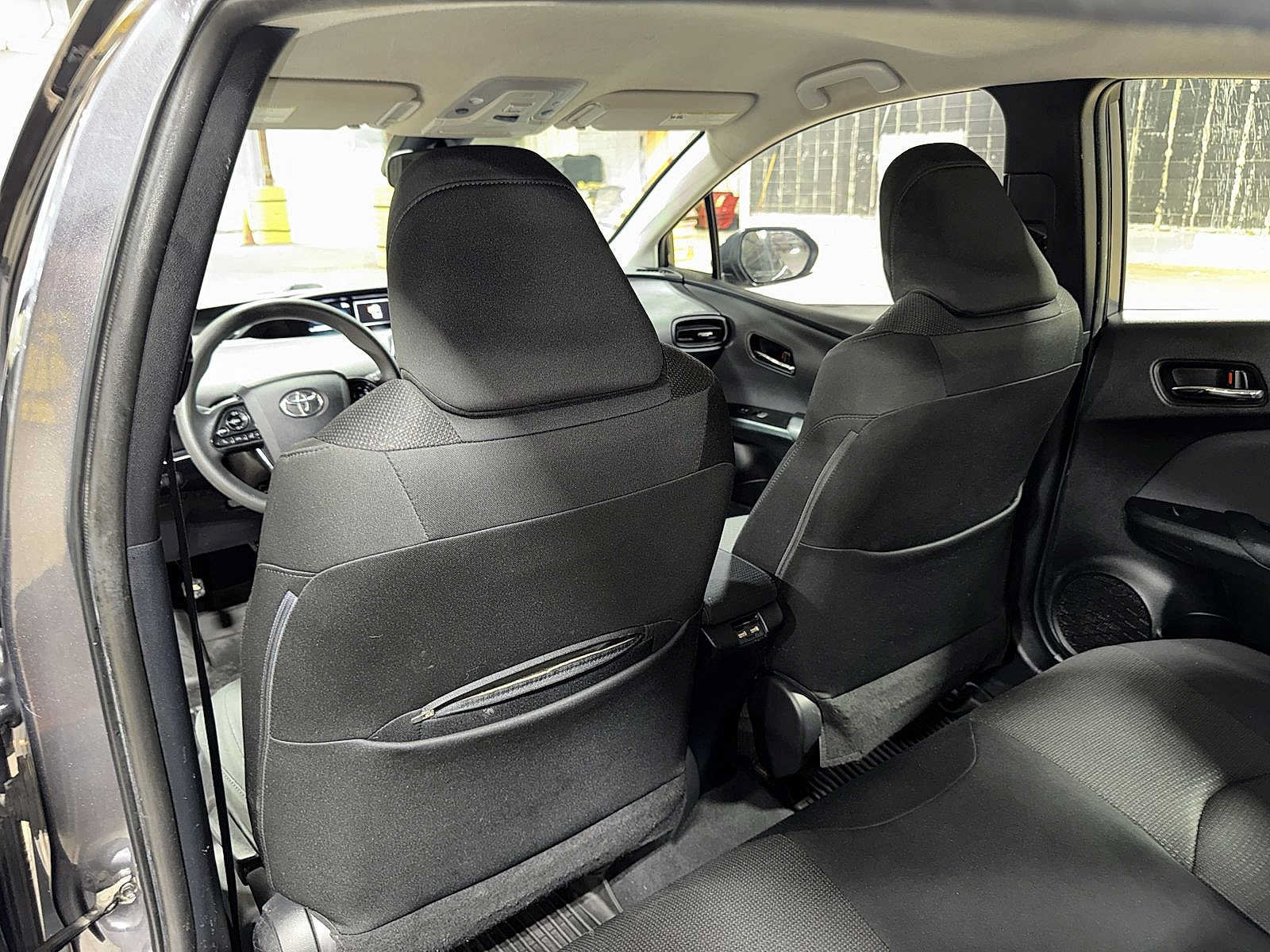 Used 2022 Toyota Prius LE AWD/4WD image 26
