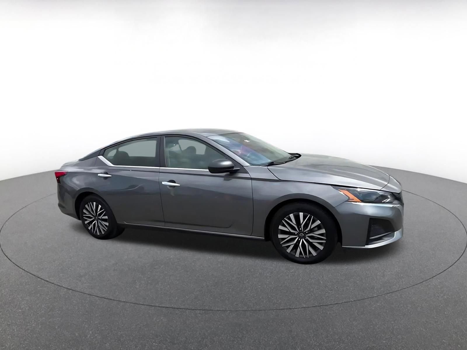 Used 2025 Nissan Altima 2.5 SV FWD video 2
