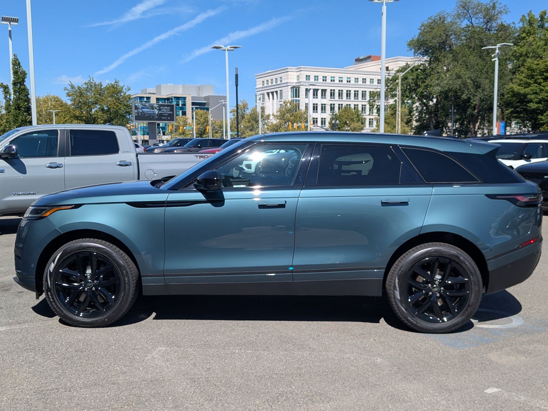 New 2026 Land Rover Range Rover Velar S AWD/4WD image 8
