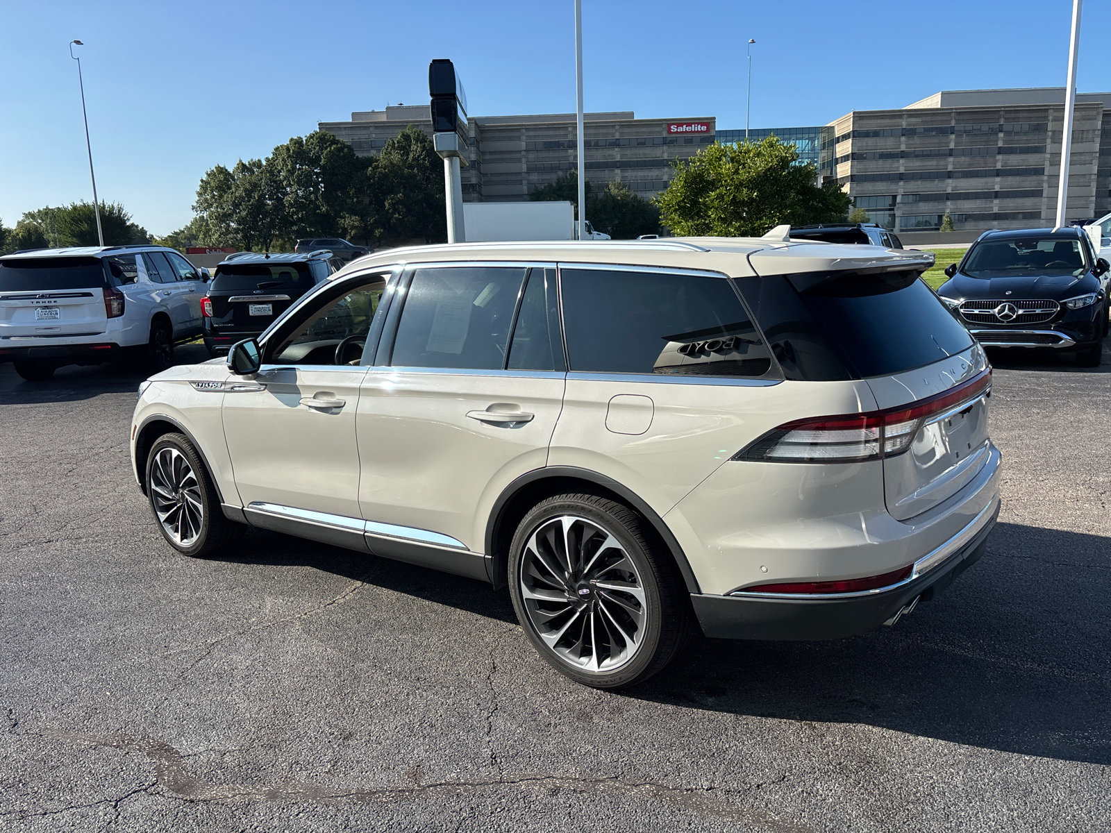 Certified 2020 Lincoln Aviator Reserve w/ Equipment Group 202A AWD/4WD image 5