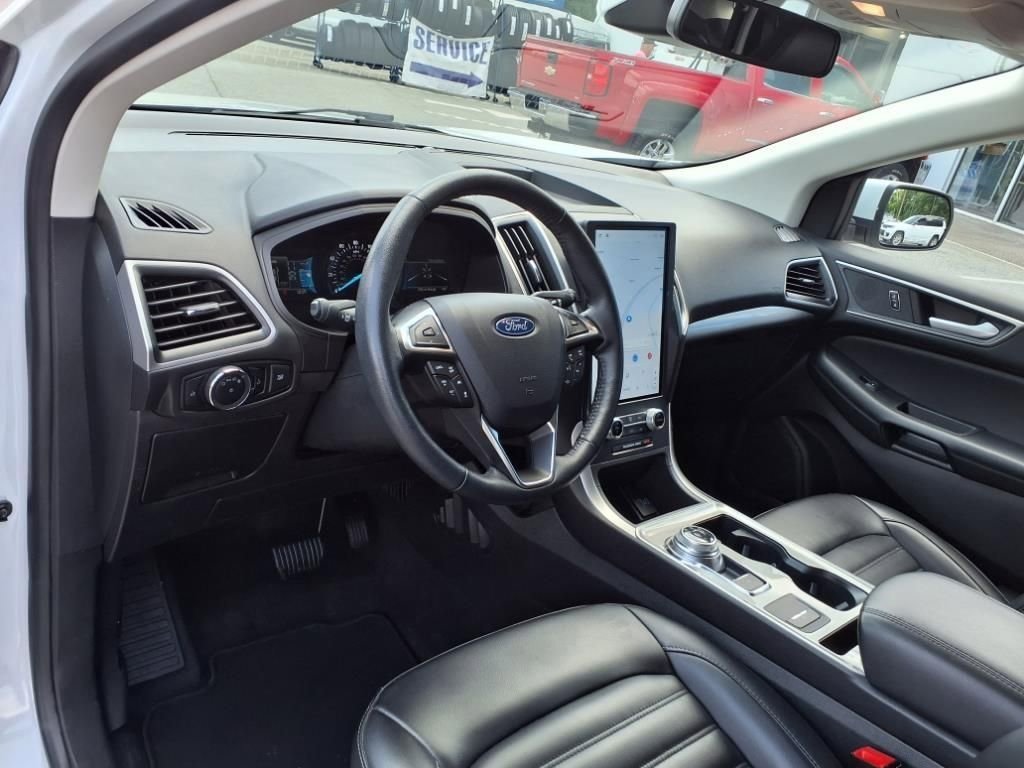Used 2024 Ford Edge SEL image 13
