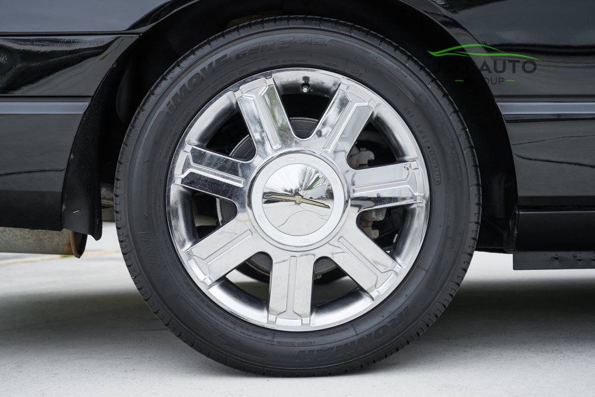 Used 2004 Ford Thunderbird Premium image 44