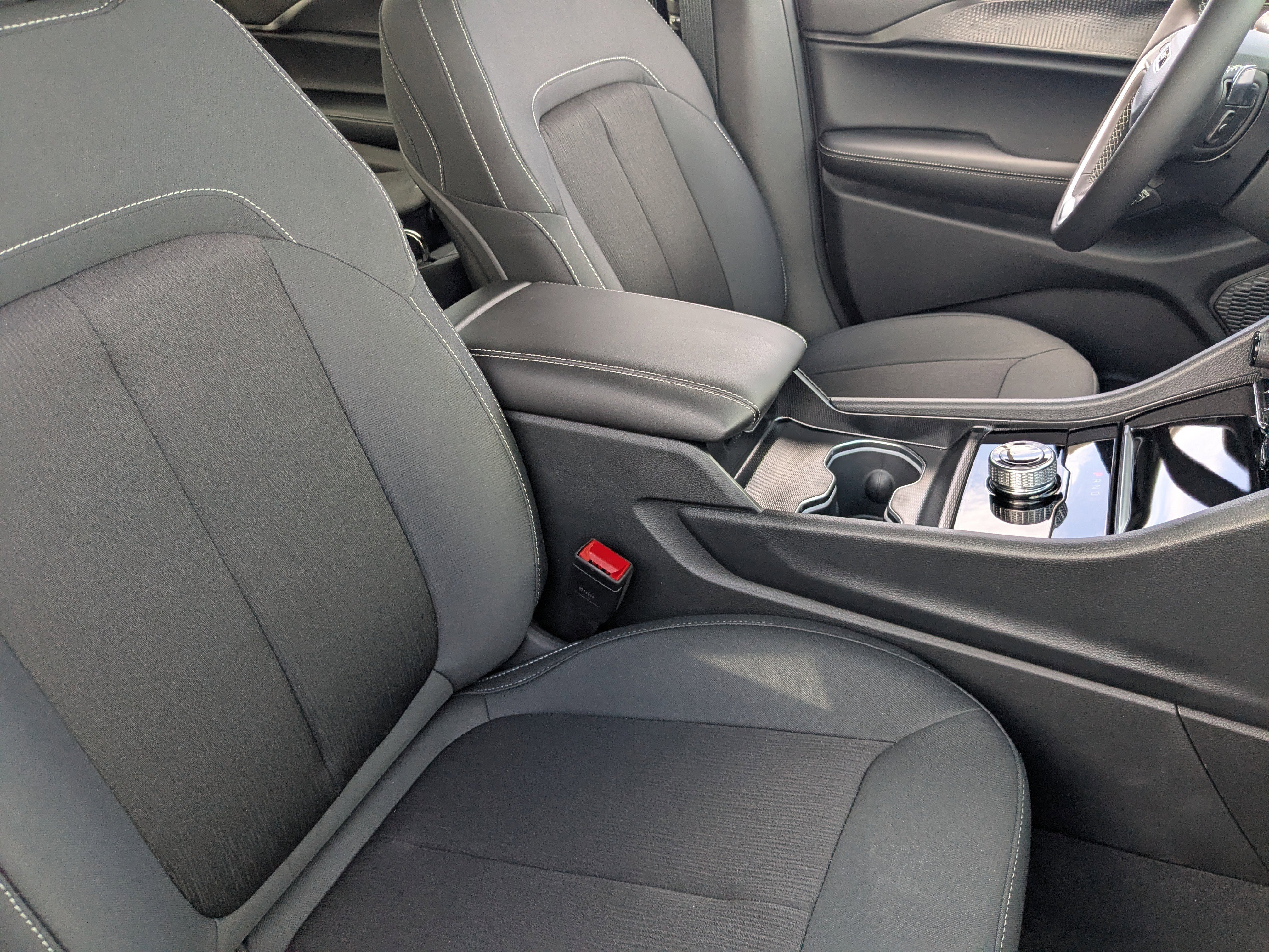 New 2025 Jeep Grand Cherokee L Laredo image 7