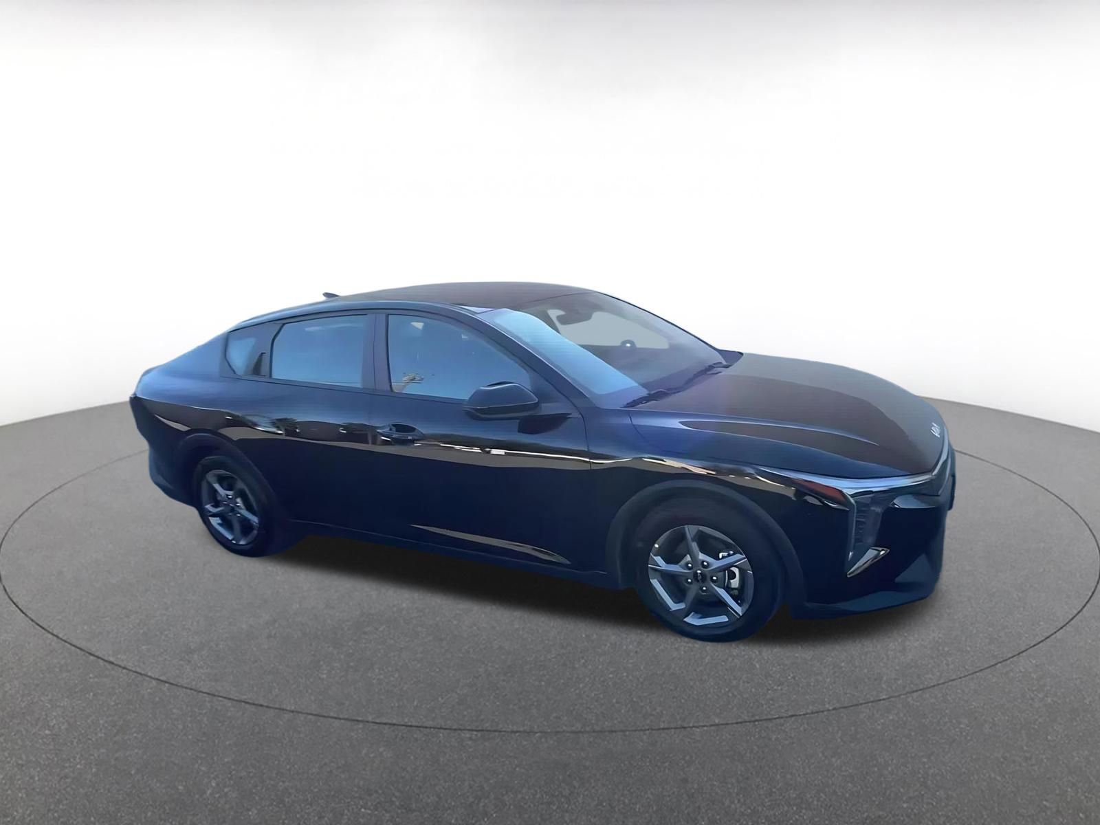 Used 2025 Kia K4 FWD image 2
