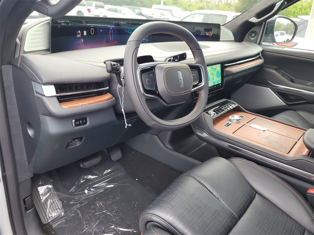 New 2025 Lincoln Navigator L Black Label image 19