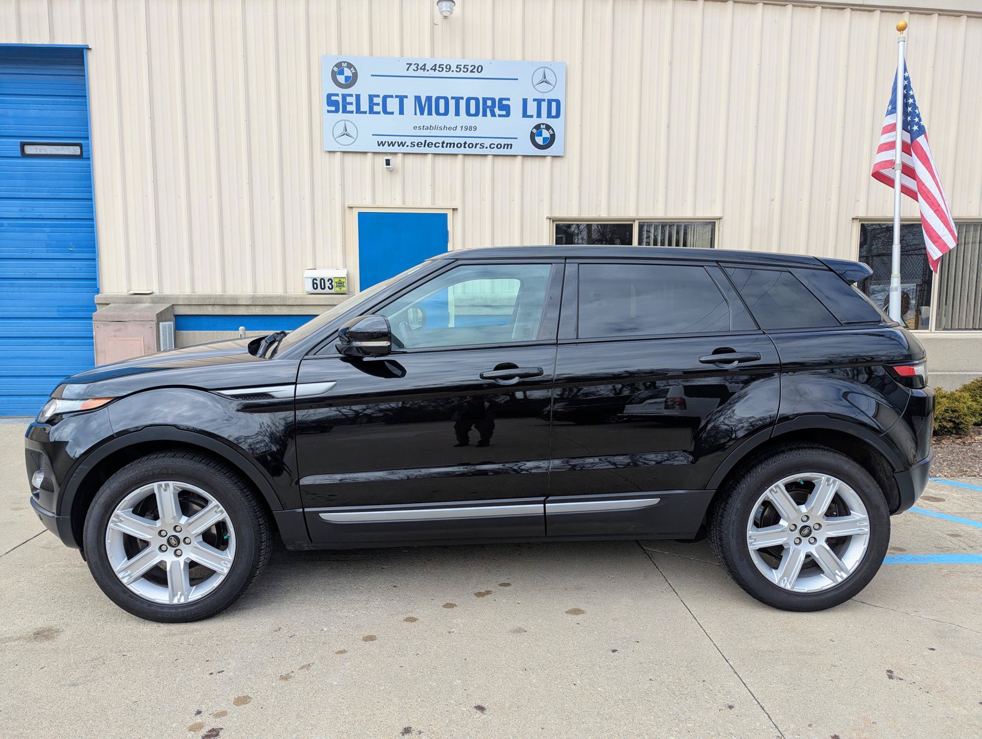 Used 2013 Land Rover Range Rover Evoque Pure Premium AWD/4WD image 3
