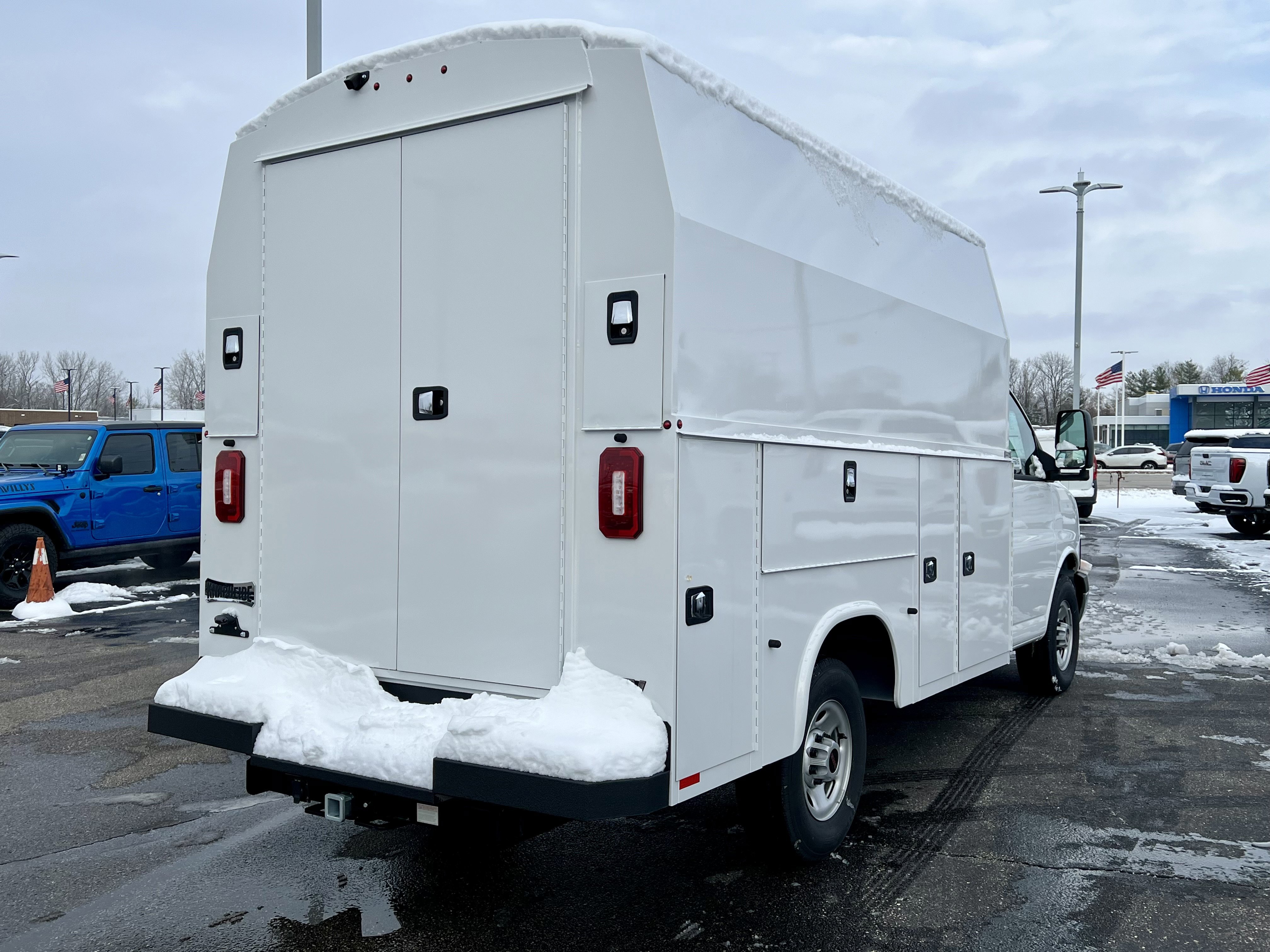 New 2025 GMC Savana 3500 w/ Power Convenience Package image 7