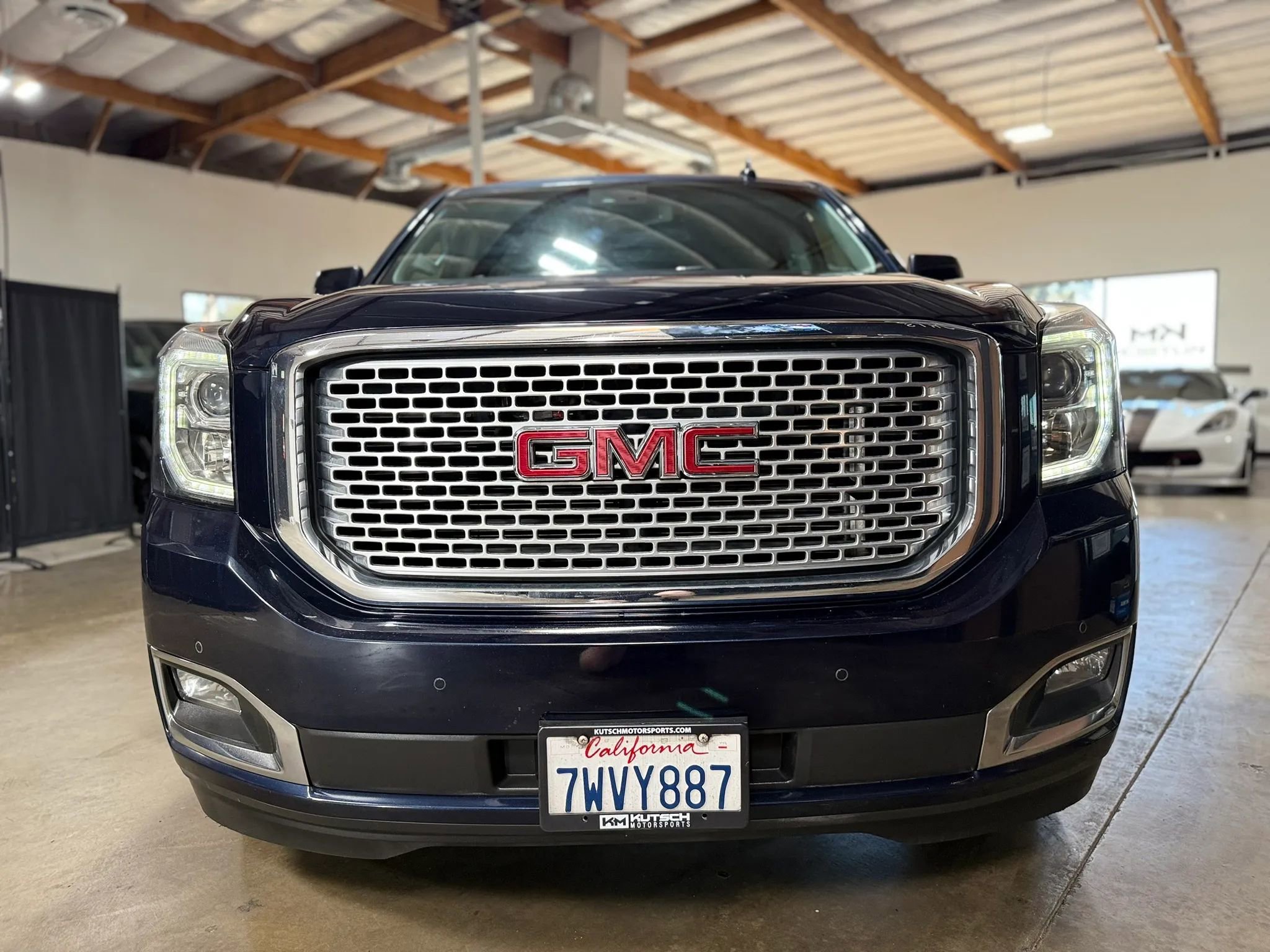 Used 2017 GMC Yukon Denali w/ Open Road Package image 4