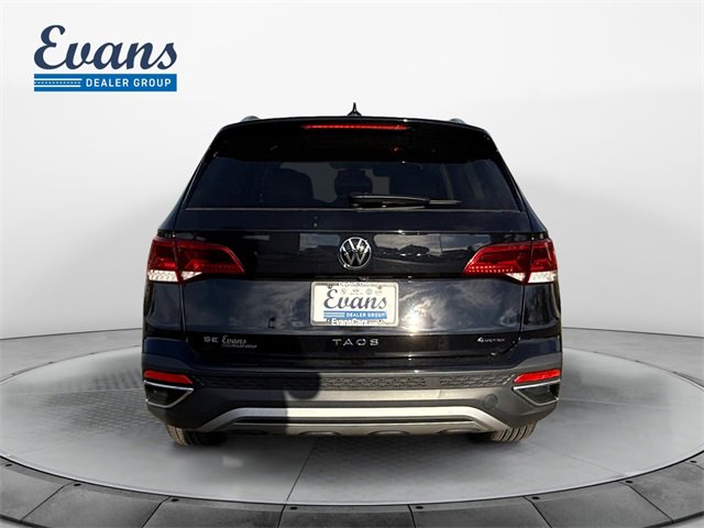 Certified 2024 Volkswagen Taos SE w/ Panoramic Sunroof Package image 4