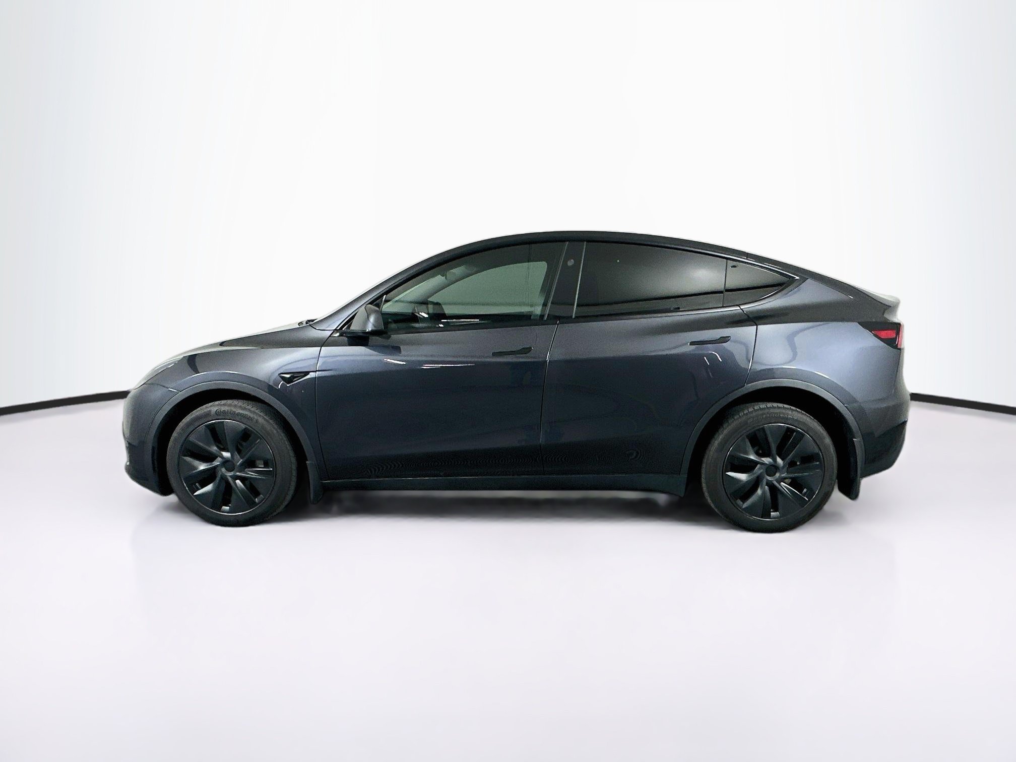 Used 2024 Tesla Model Y Long Range AWD/4WD image 4