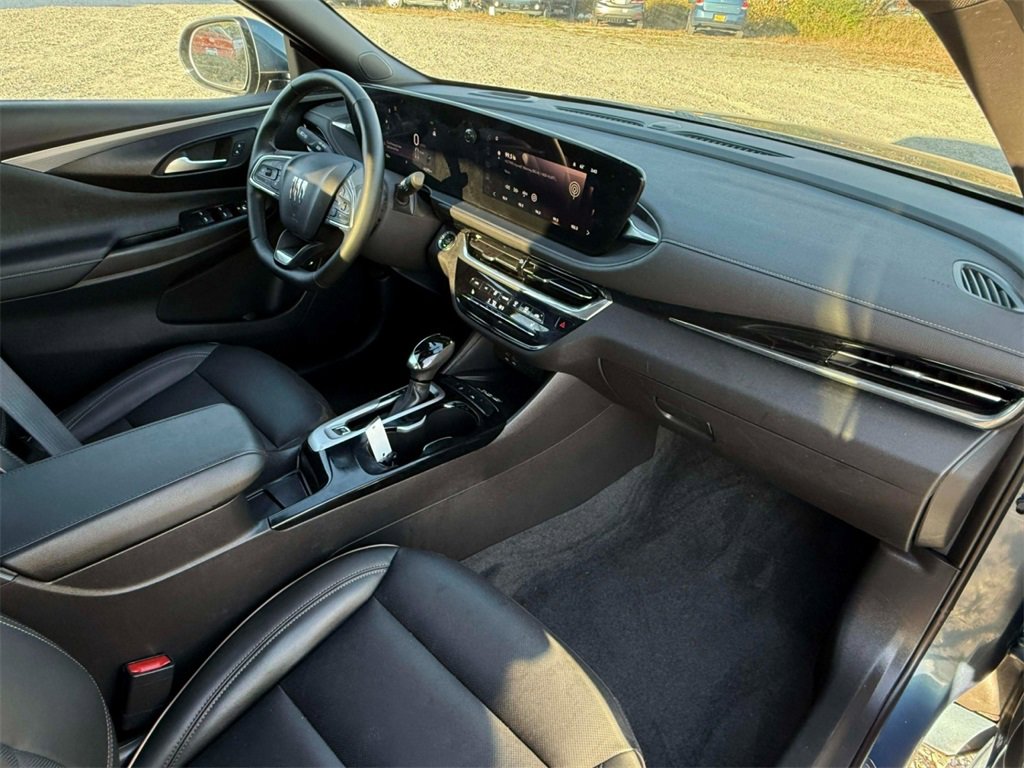 Used 2024 Buick Envista Avenir image 32