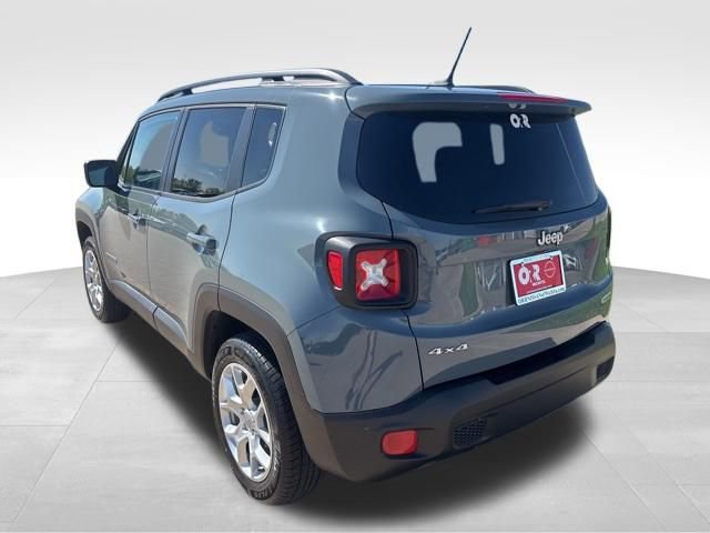 Used 2017 Jeep Renegade Latitude w/ Cold Weather Group AWD/4WD image 4