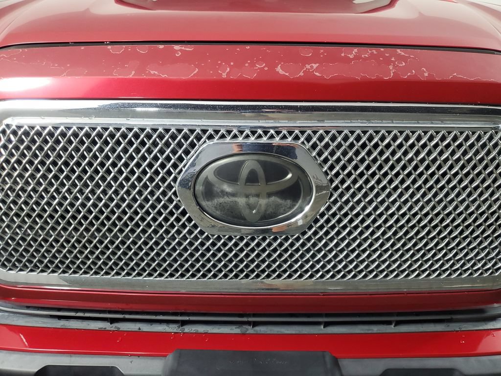 Used 2018 Toyota Tacoma SR5 RWD image 10