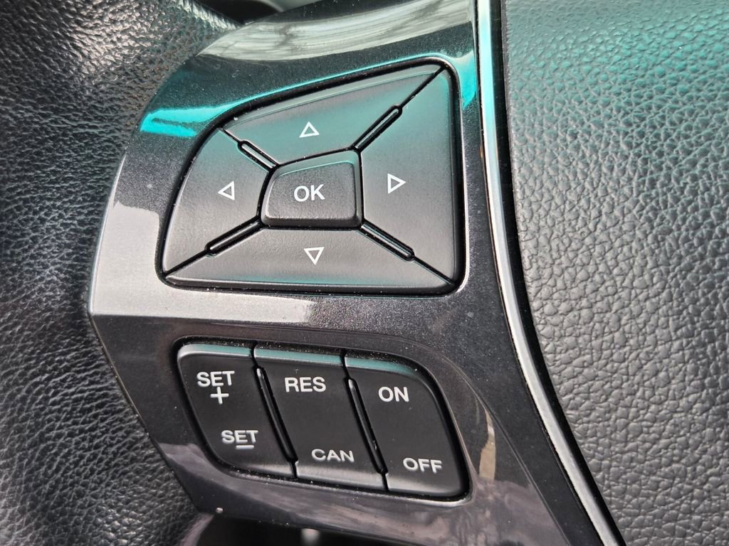 Used 2017 Ford Explorer Limited image 29
