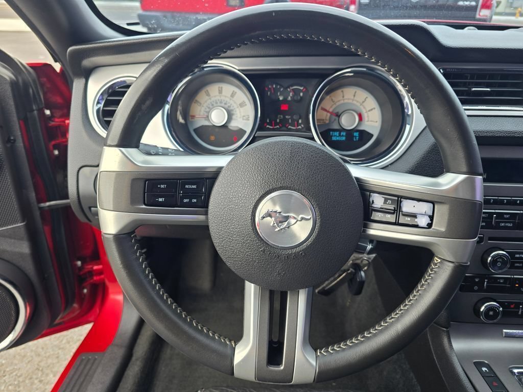 Used 2010 Ford Mustang Coupe RWD image 22